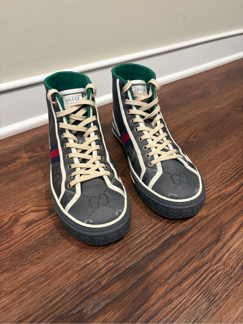 Gucci Men’s 1977 High-Top Sneakers in Grey with Green Lining and Red/Blue Stripe